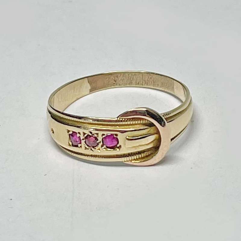 15ct Gold Ruby Buckle Ring