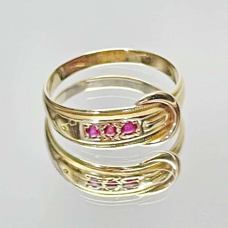 15ct Gold Ruby Buckle Ring