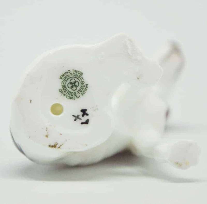 Royal Doulton Miniature Foxhound Seated Figurine K7