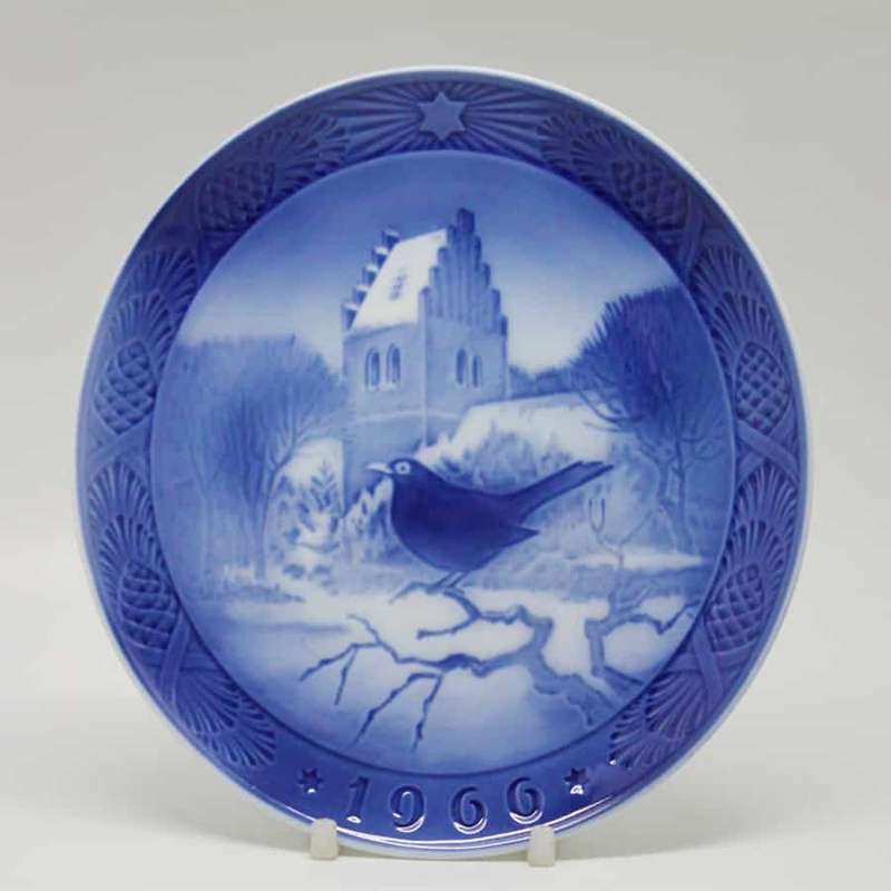 Royal Copenhagen Blarkbird at Christmas Time Christmas Plate
