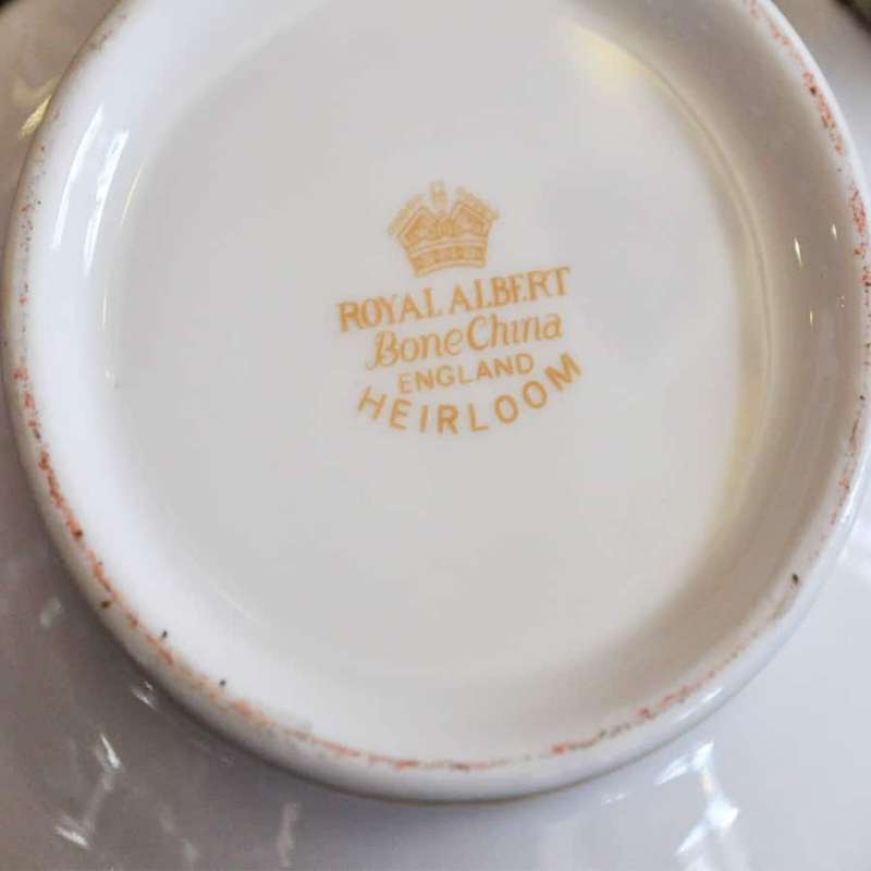 Royal Albert Heirloom Pattern 21 Piece Tea Set