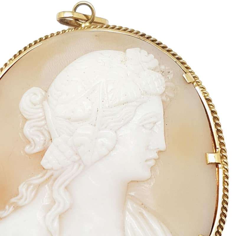 18ct Gold Cameo