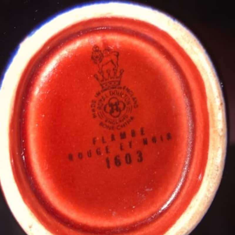 Royal Doulton Flambe Rouge Et Noir 1603