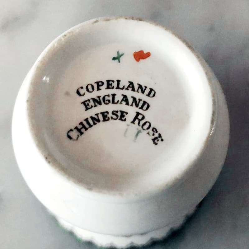 Copeland Spode Chinese Rose Pedestal  Egg Cup