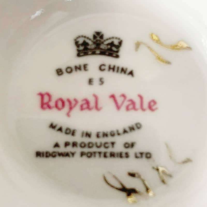 Royal Vale 21 Piece Carnation Tea Set