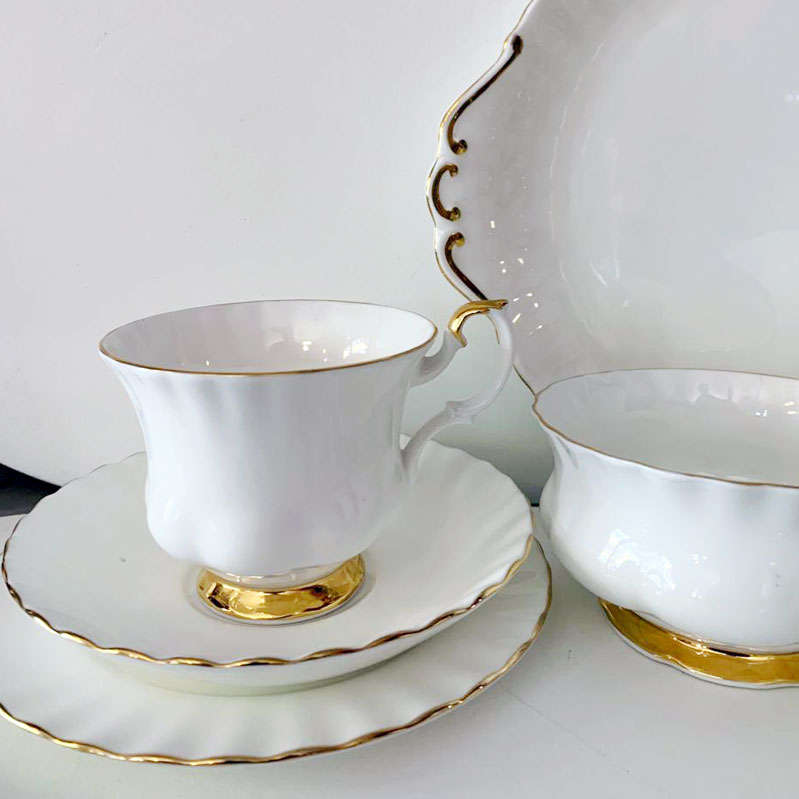 Royal Albert 21 Piece Tea Set Val D'Or