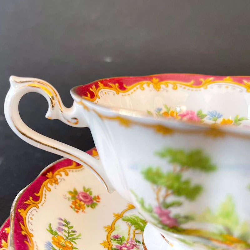 Royal Albert Chelsea Bird Avon Fluted Trio Maroon