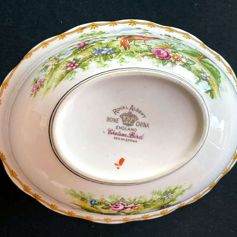 Royal Albert Chelsea Bird Sugar Bowl Maroon Oblong