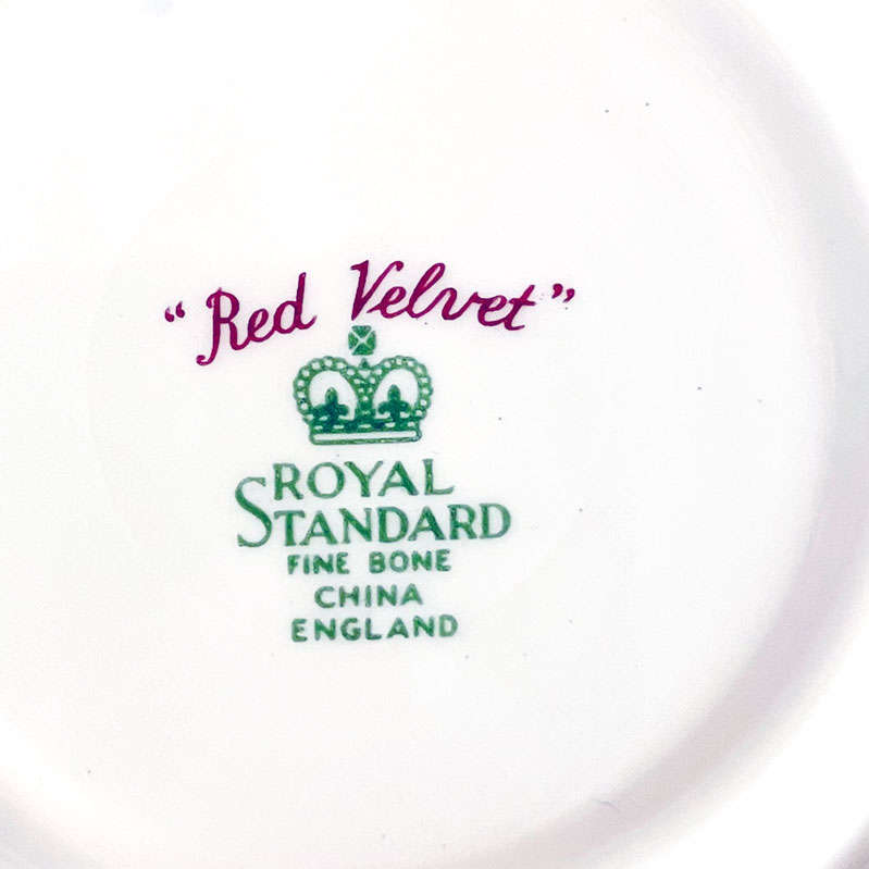 Royal Standard Red Velvet Cake Plate