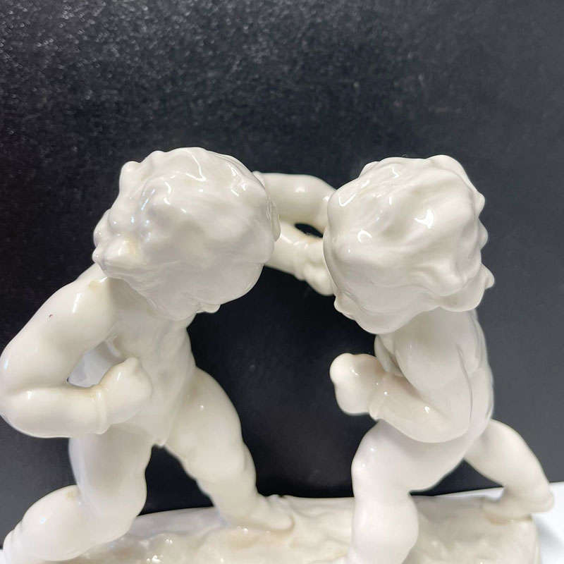 Hutschenreuther Selb Cherubs Putti Boxing Figurine