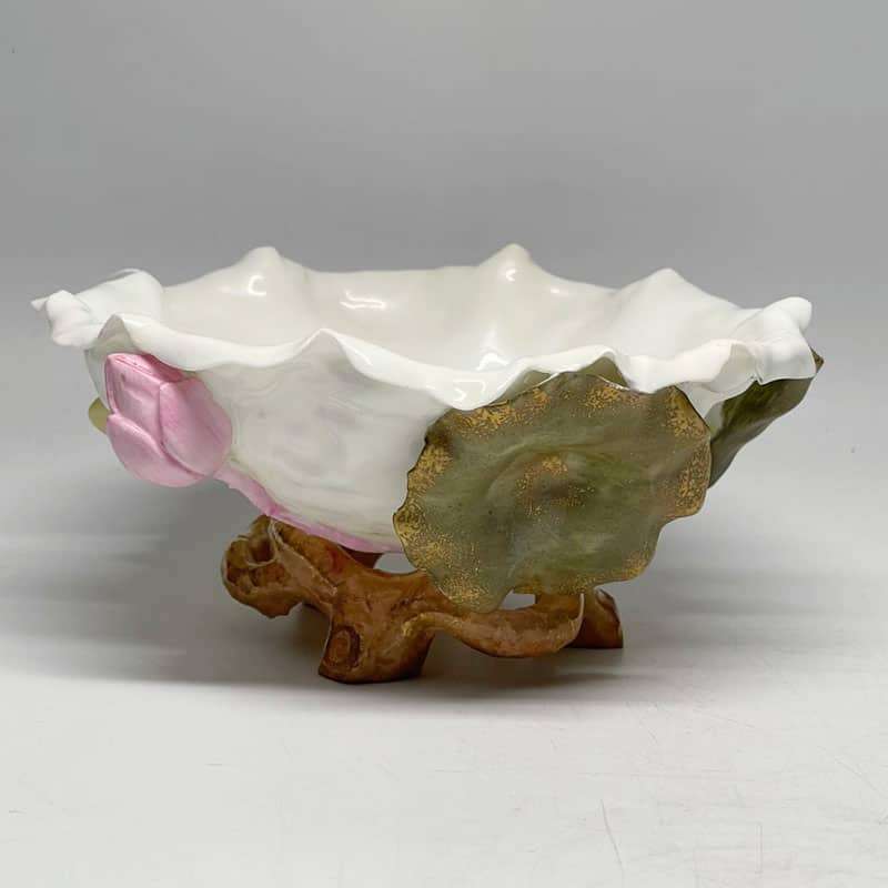Moores Bros Flower and Foliage Water Lily Bowl