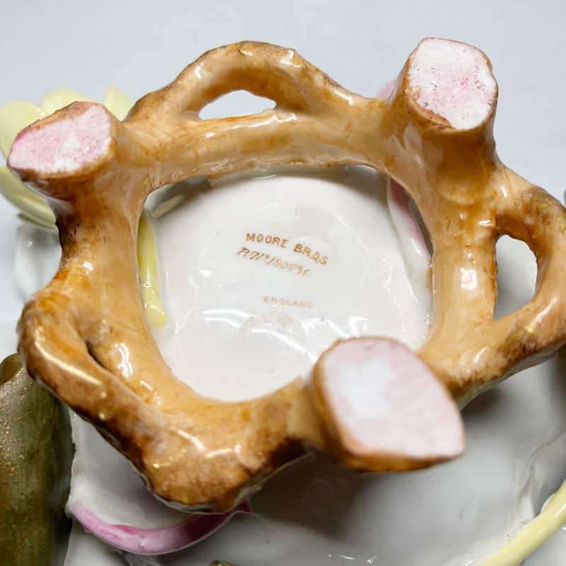 Moores Bros Flower and Foliage Water Lily Bowl