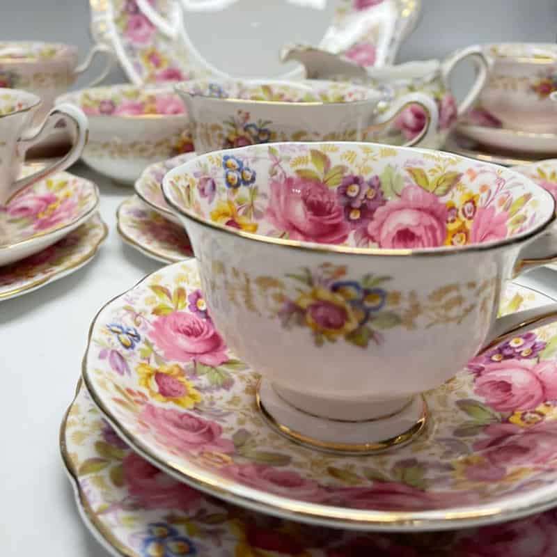 Royal Albert Serena Avon Tea Service 21 Piece