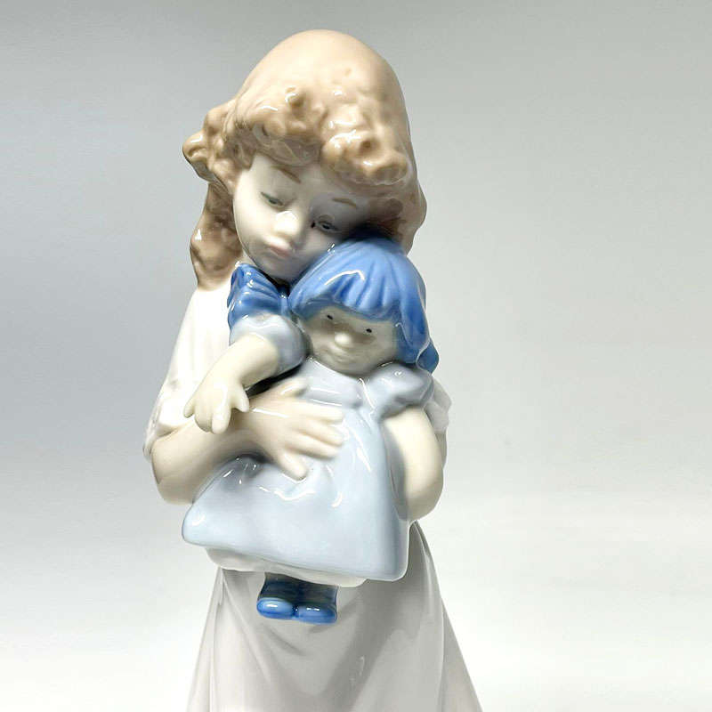 Nao By Lladro Girl We Are Sleepy 1107