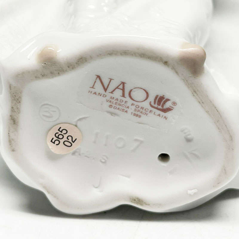 Nao By Lladro Girl We Are Sleepy 1107