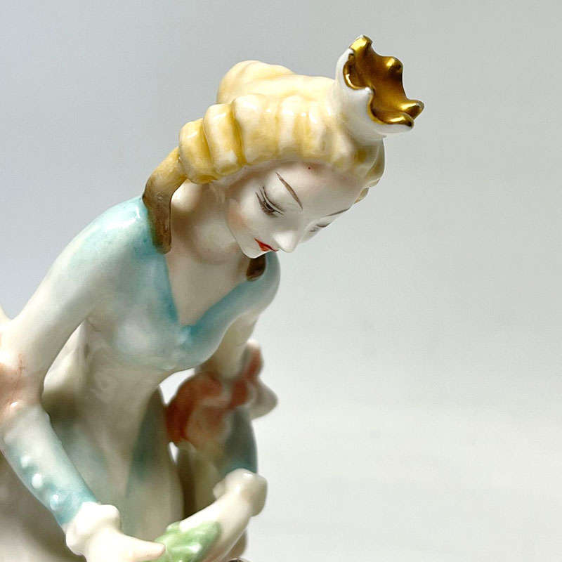 Rare Hutschenreuther Princess With Deer Tutter