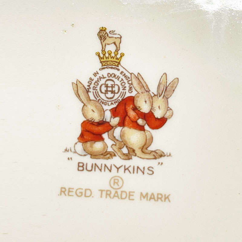 Rare Royal Doulton Bunnykins Cleaning House Porridge Bowl