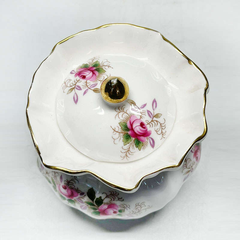 Royal Albert Lavender Rose Bowl With Cover