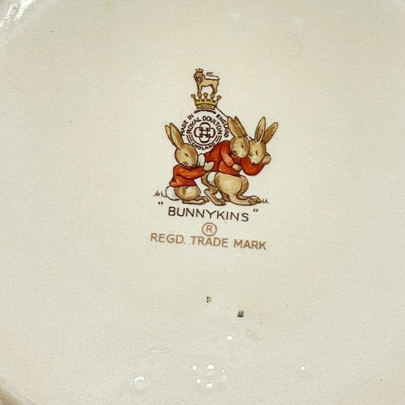 Royal Doulton Bunnykins Flying Kites Hot Water Warming Dish