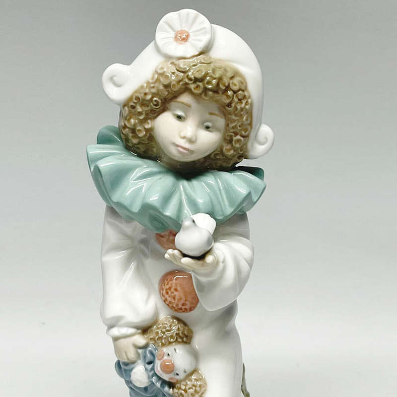Nao Lladro A Bird In Hand Pierrot Clown