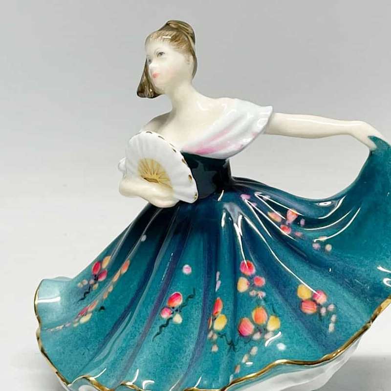 Royal Doulton Elaine Mini Figurine  HN3247