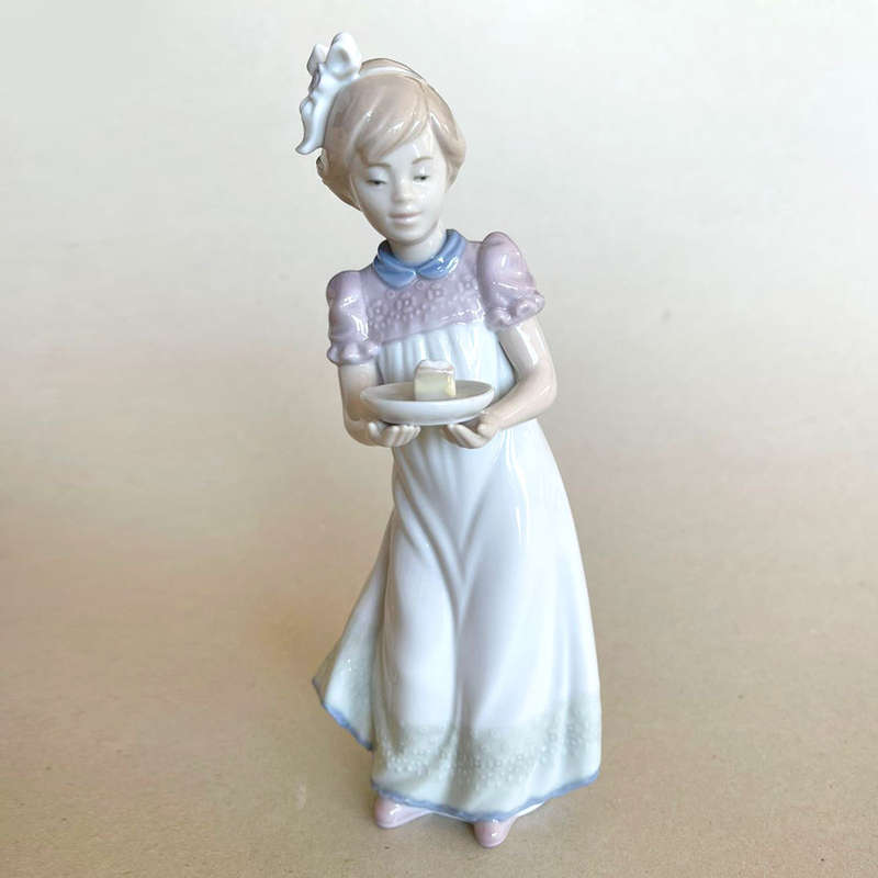 Lladro Happy Birthday Figurine 5429