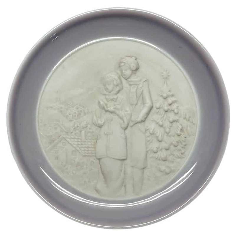 Lladro Christmas Scene Small Plate Daisa