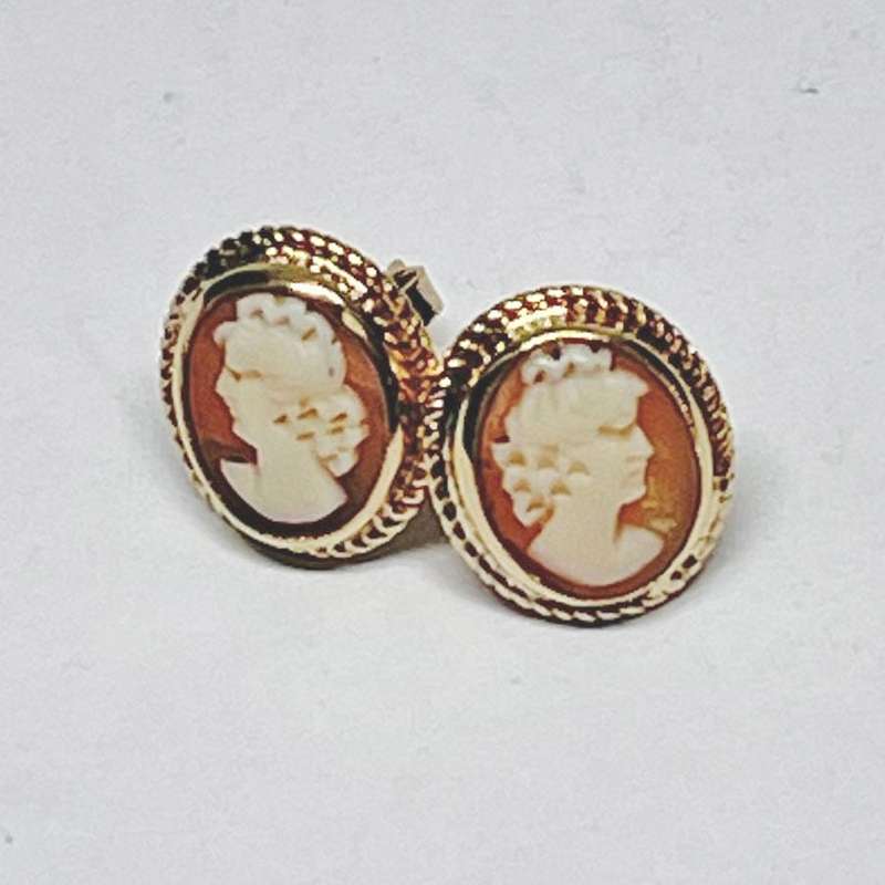 Pair 9ct Gold Conch Shell Cameo Earrings