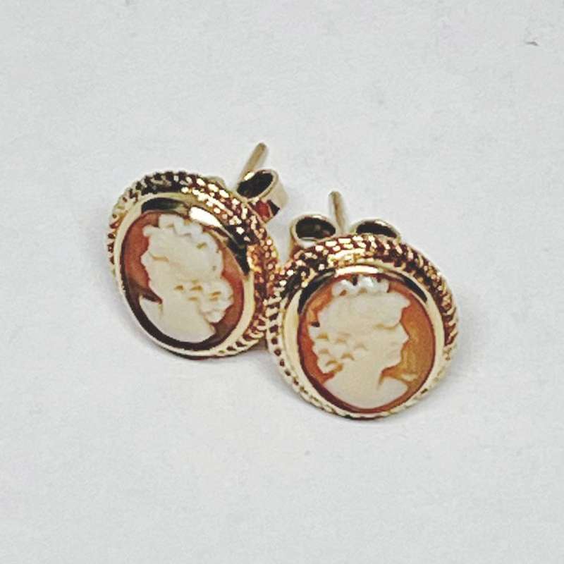Pair 9ct Gold Conch Shell Cameo Earrings