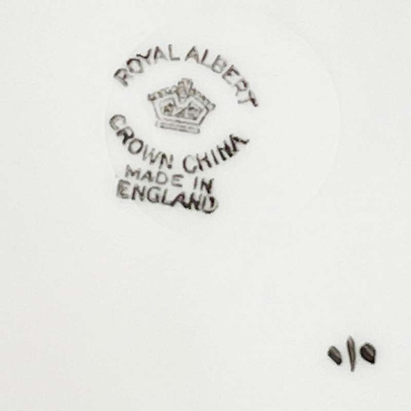 Royal Albert Crown China Hand Painted Daffodil Tea Cake Plate C1925