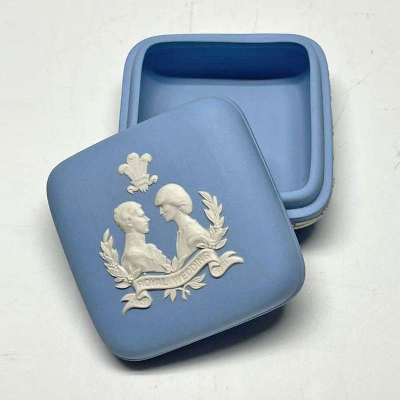 Wedgwood Jasperware Royal Wedding Trinket Box 1991