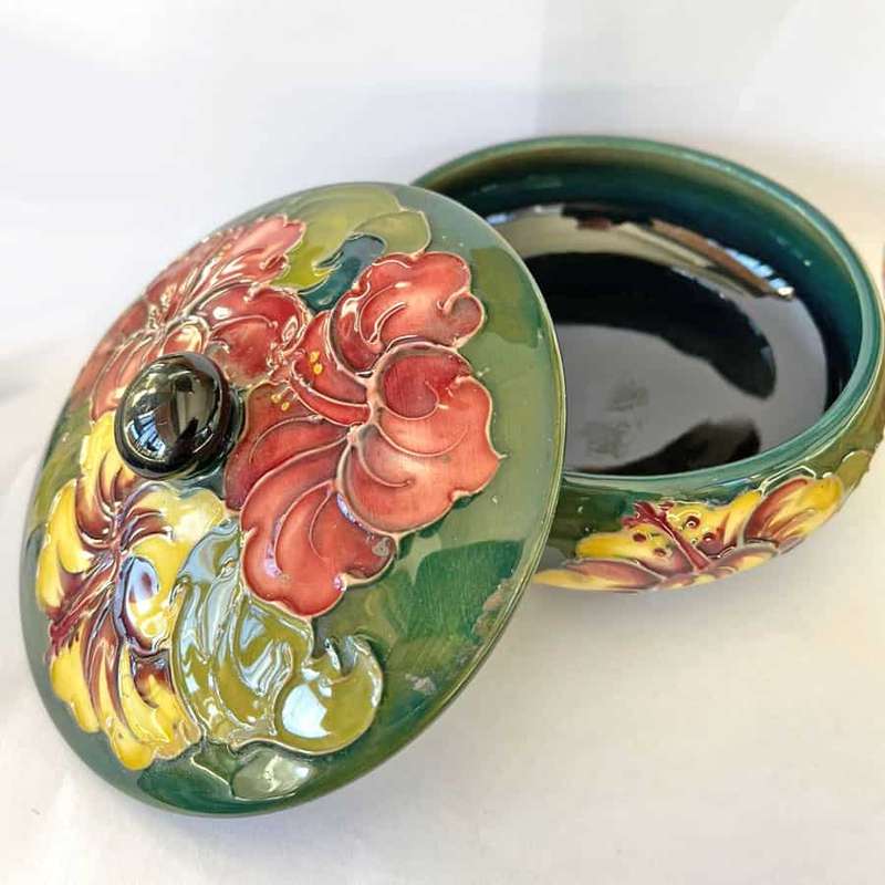 Moorcroft Hibiscus Bowl And Cover C1960