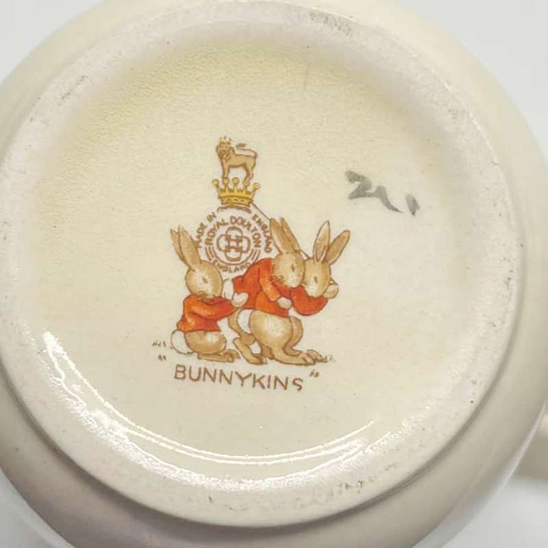 Royal Doulton Gardening Bunnykins Don Beaker