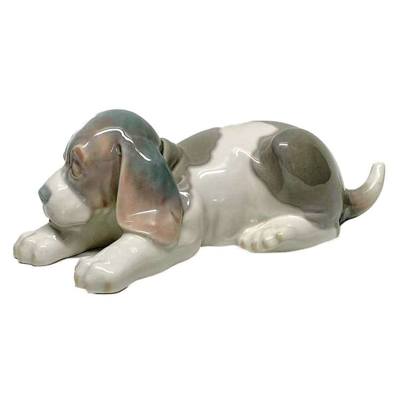 Lladro Figurine Sleepy Pup Beagle