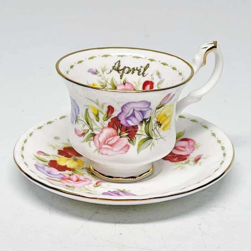 Royal Albert  Series Flowers of the Month Miniature Duo April