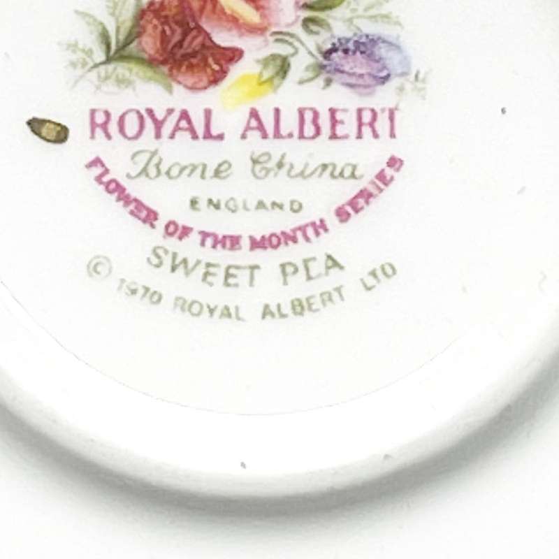 Royal Albert  Series Flowers of the Month Miniature Duo April