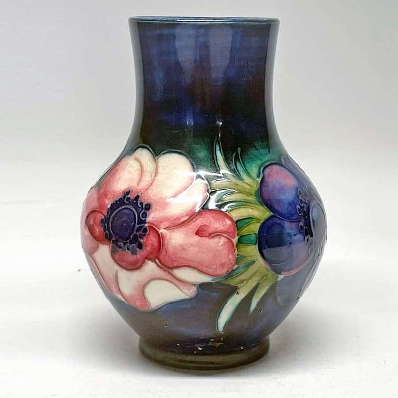 Moorcroft Anemone Pattern Vase 13cm