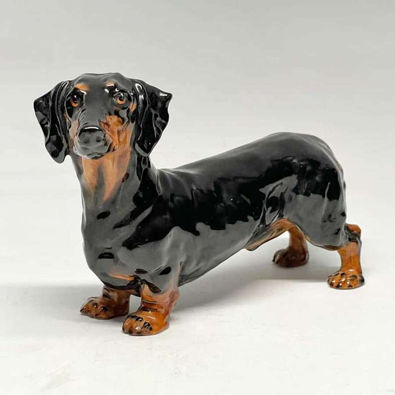 Royal Doulton Dachshund CH Shrewd Saint HN1128