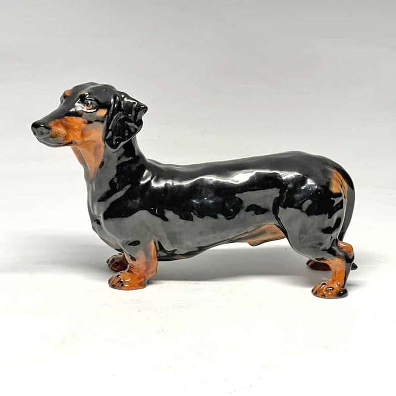 Royal Doulton Dachshund CH Shrewd Saint HN1128
