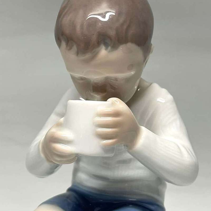 Bing And Grondahl Drinking Milk  1713
