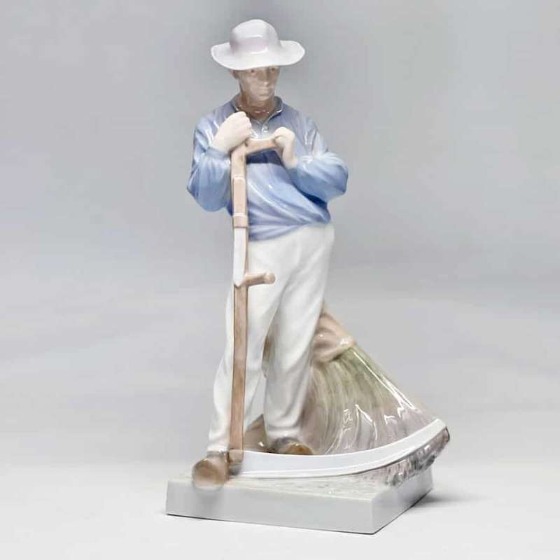 Royal Copenhagen Harvester Figurine 685