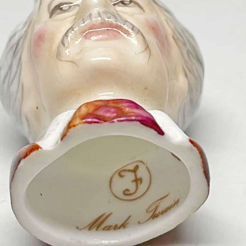 Staffordshire Mark Twain Thimble