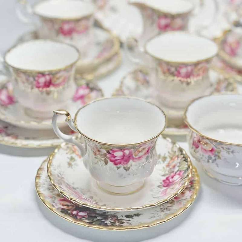 Royal Albert 21 Piece Autumn Roses Tea Set