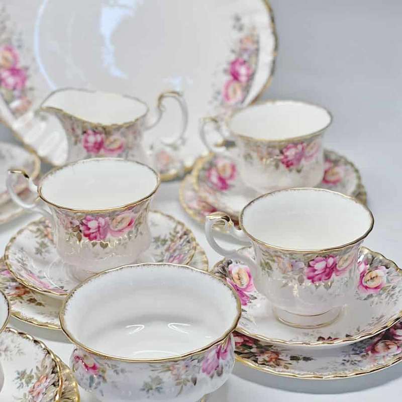 Royal Albert 21 Piece Autumn Roses Tea Set