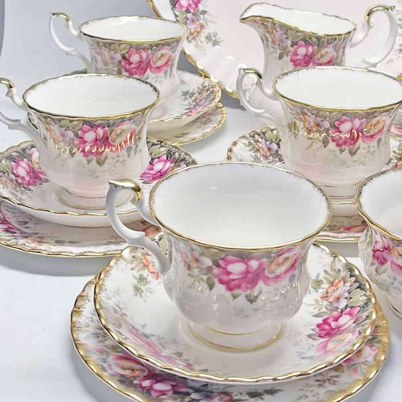 Royal Albert 21 Piece Autumn Roses Tea Set