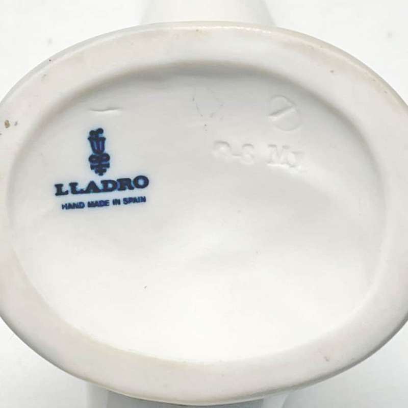 Lladro Honking Hissing Goose