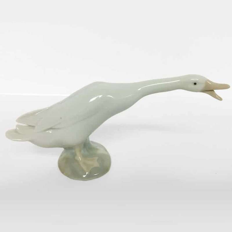 Lladro Honking Hissing Goose