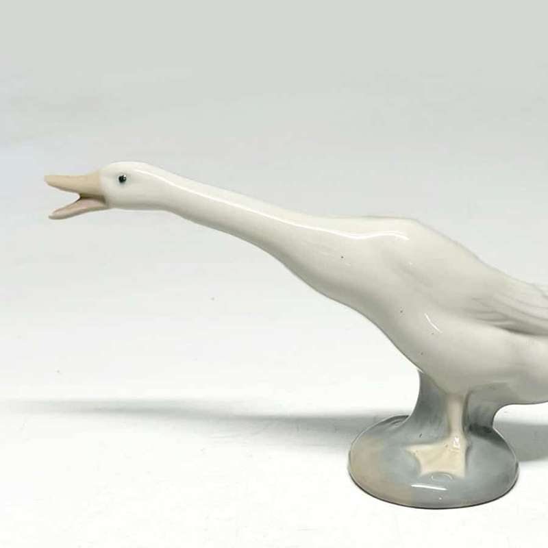 Lladro Honking Hissing Goose