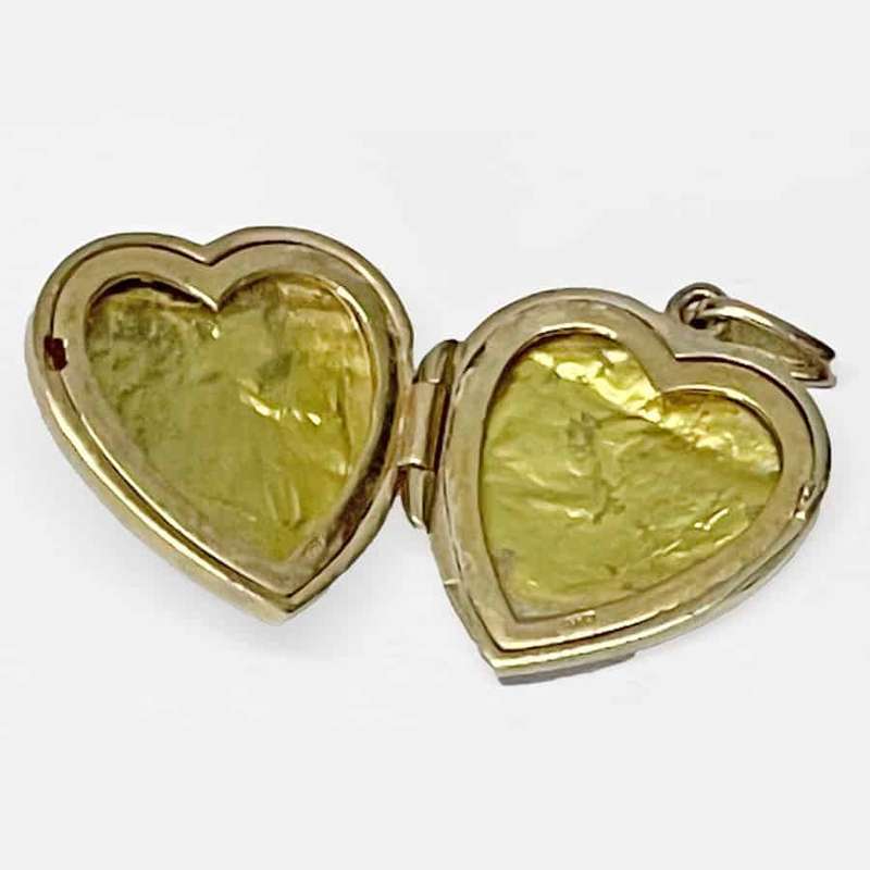 9ct Gold Onyx Heart Locket