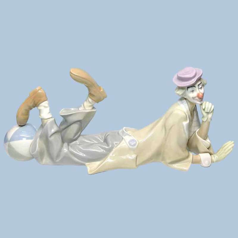 Lladro  Lying Down Clown With Beach Ball 4618
